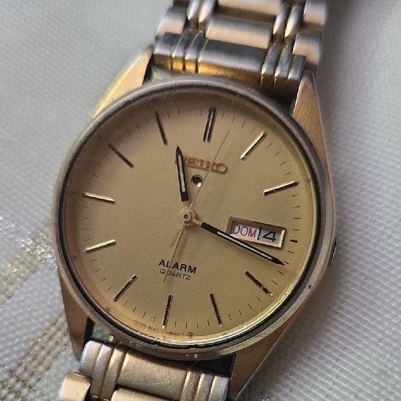 Vintage Seiko Alarm Quartz Watch - Picture 2 of 10